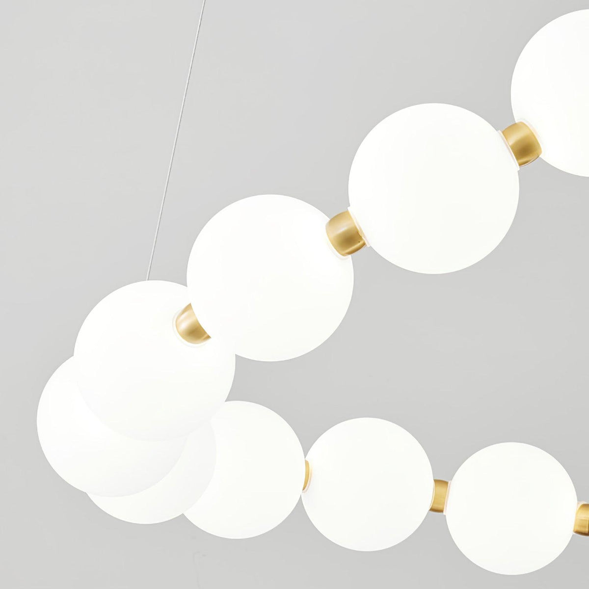 Vunelan Globe Chandelier