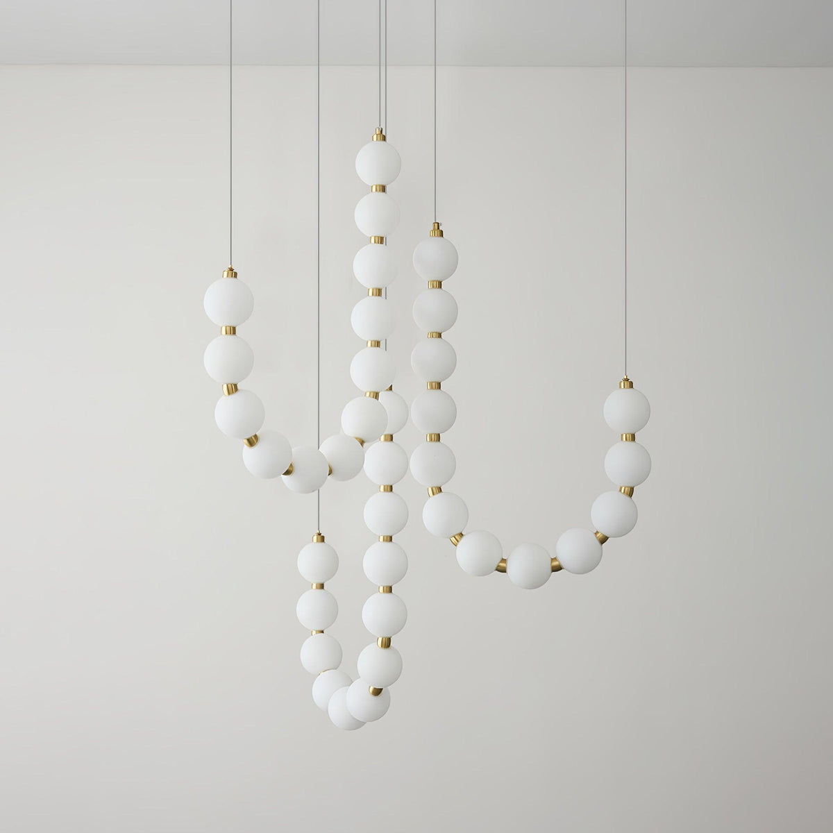 Vunelan Globe Chandelier