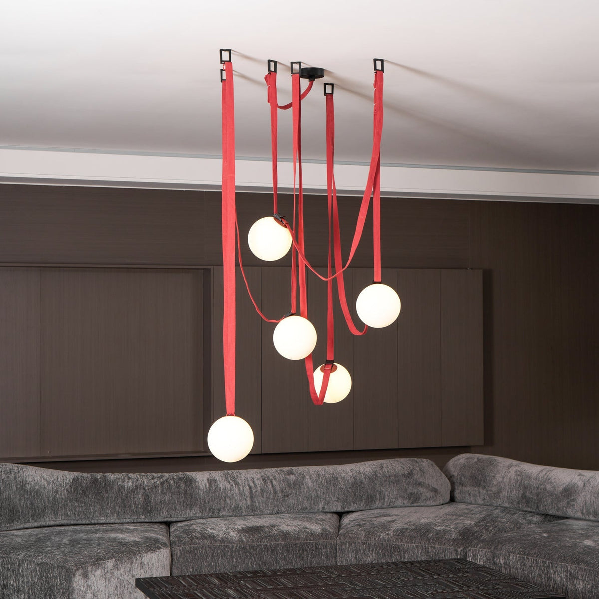 Herro Globe Pendant Light