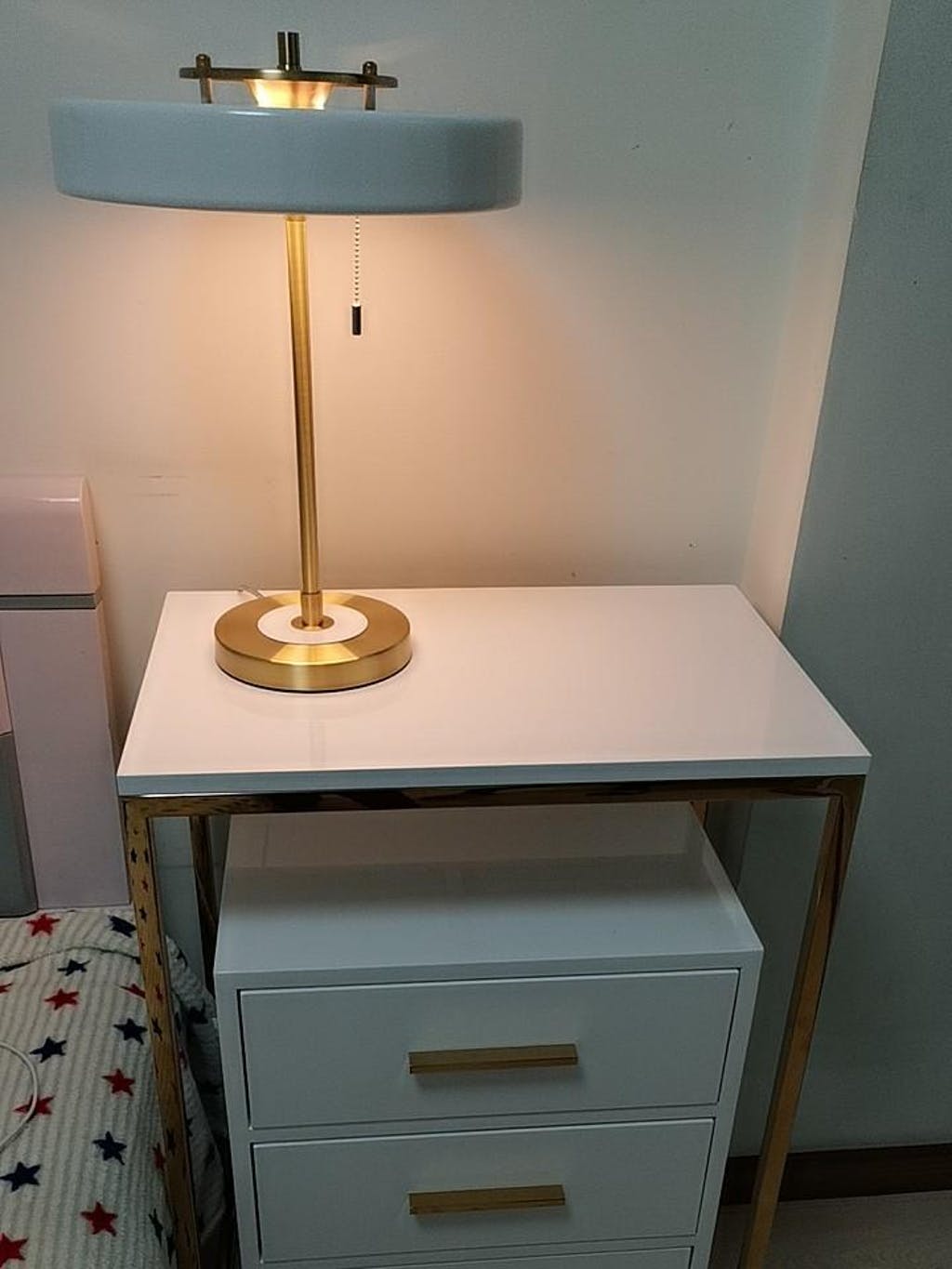 Nareleno Modern Table Lamp