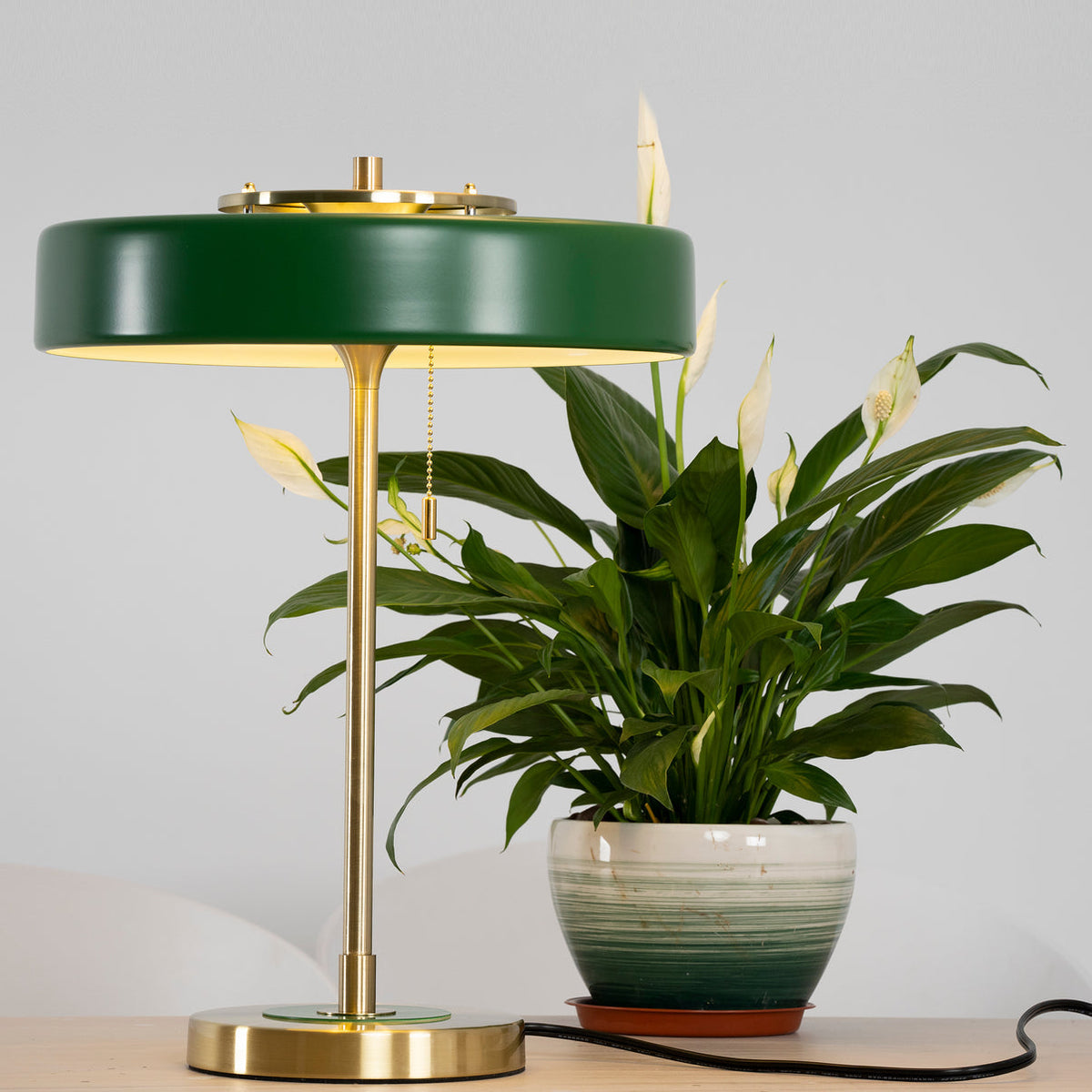 Nareleno Modern Table Lamp