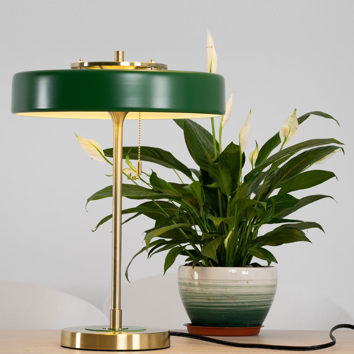 Nareleno Modern Table Lamp