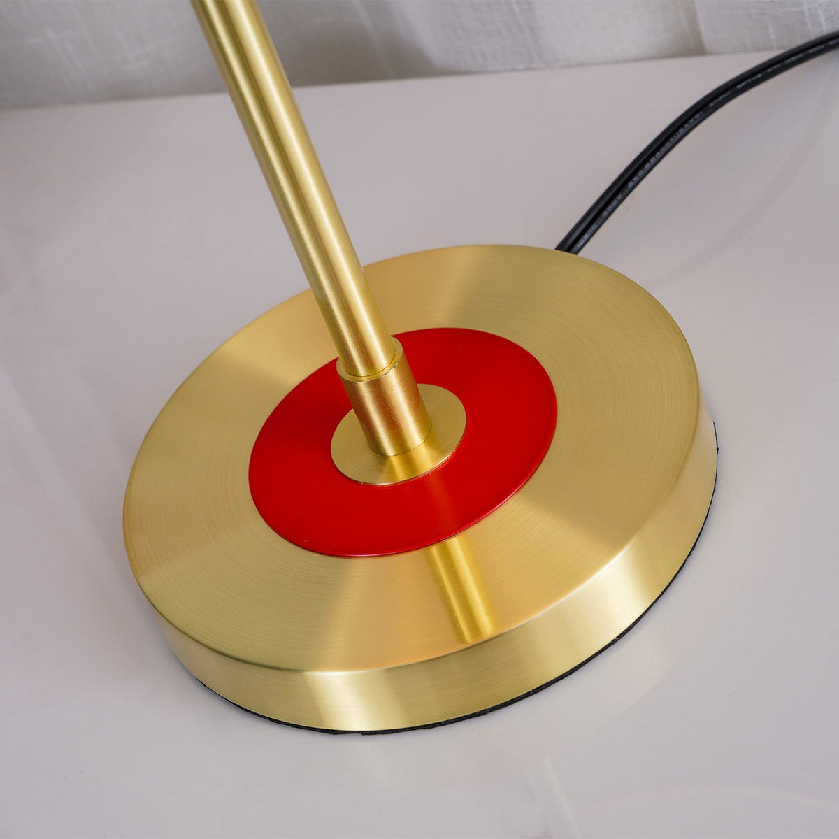 Nareleno Modern Table Lamp