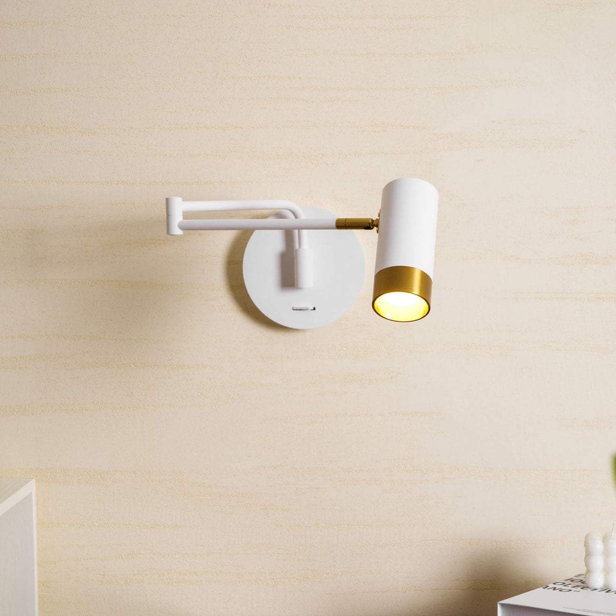 Nirerana Linear Wall Light
