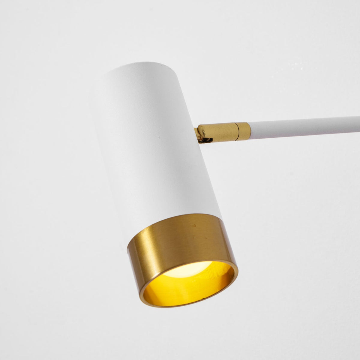 Nirerana Linear Wall Light