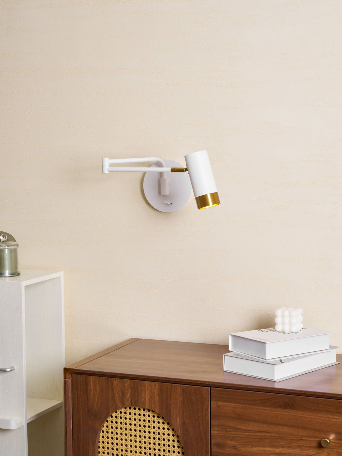 Nirerana Linear Wall Light