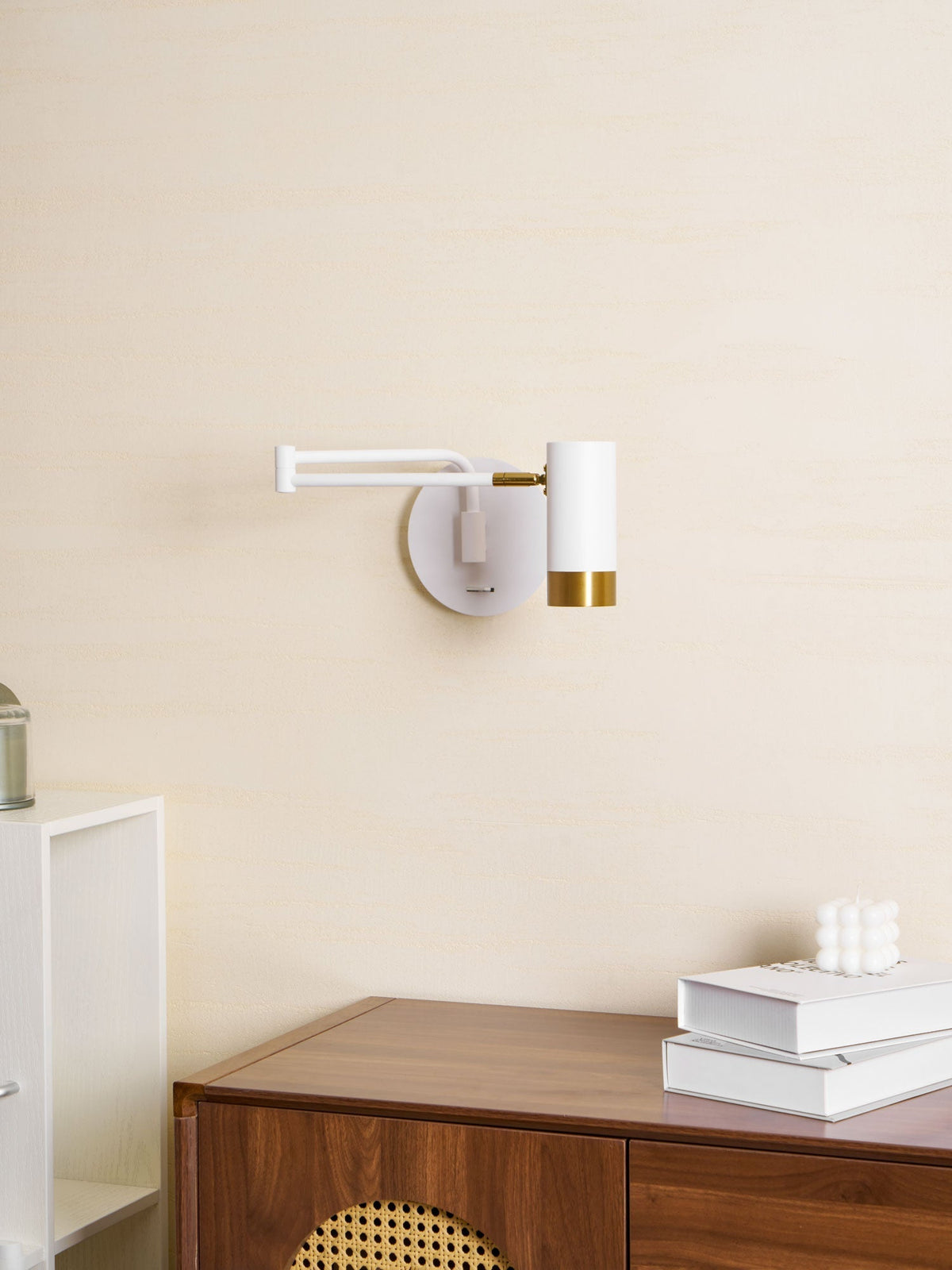 Nirerana Linear Wall Light