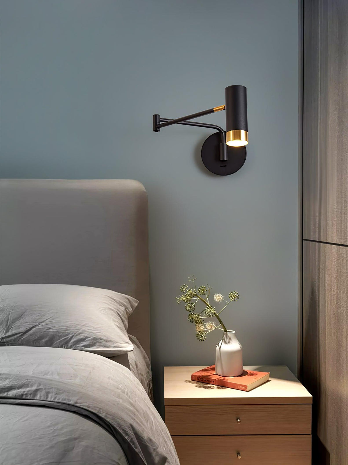 Nirerana Linear Wall Light