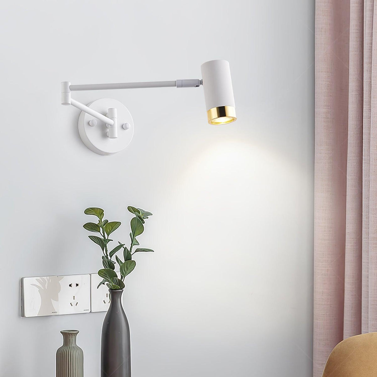 Nirerana Linear Wall Light