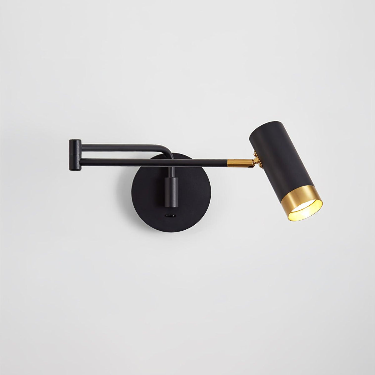 Nirerana Linear Wall Light