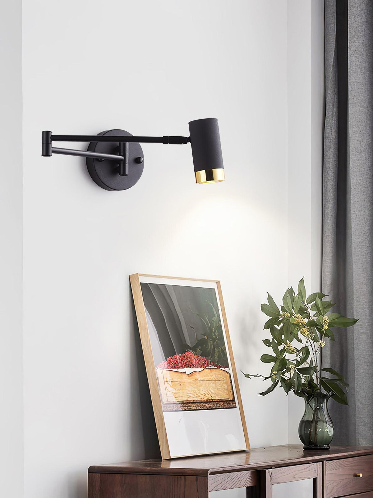 Nirerana Linear Wall Light