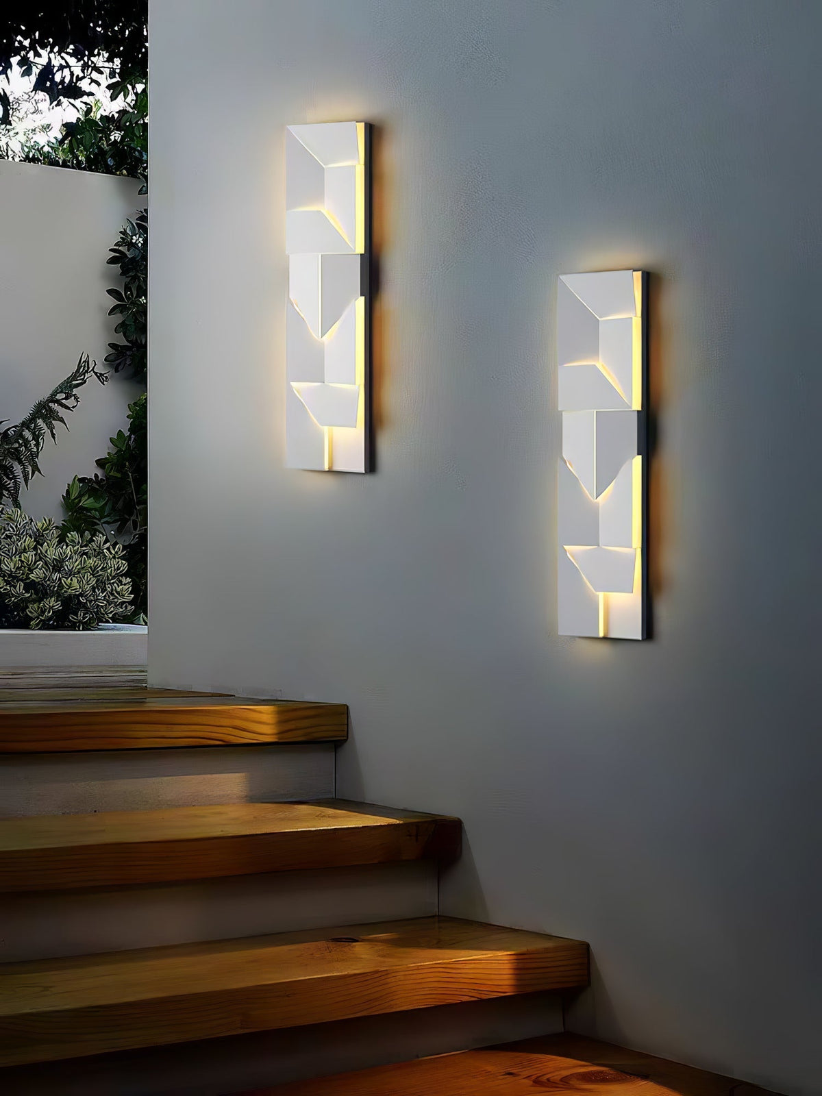 Tinunan Geometric Wall Light