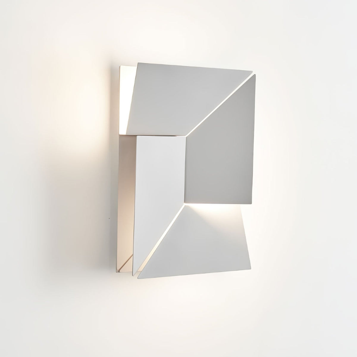Tinunan Geometric Wall Light