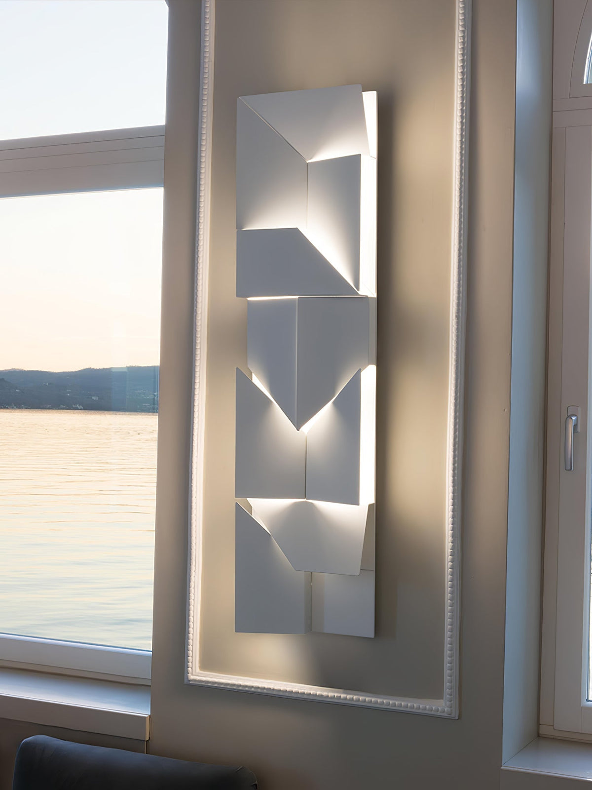 Tinunan Geometric Wall Light