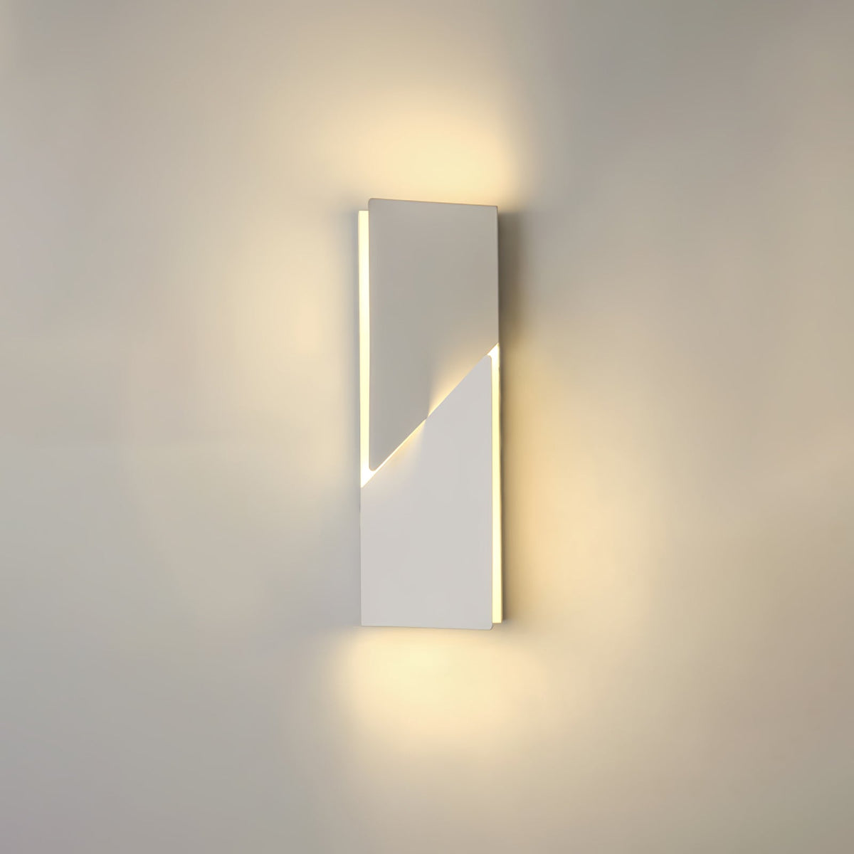 Tinunan Geometric Wall Light