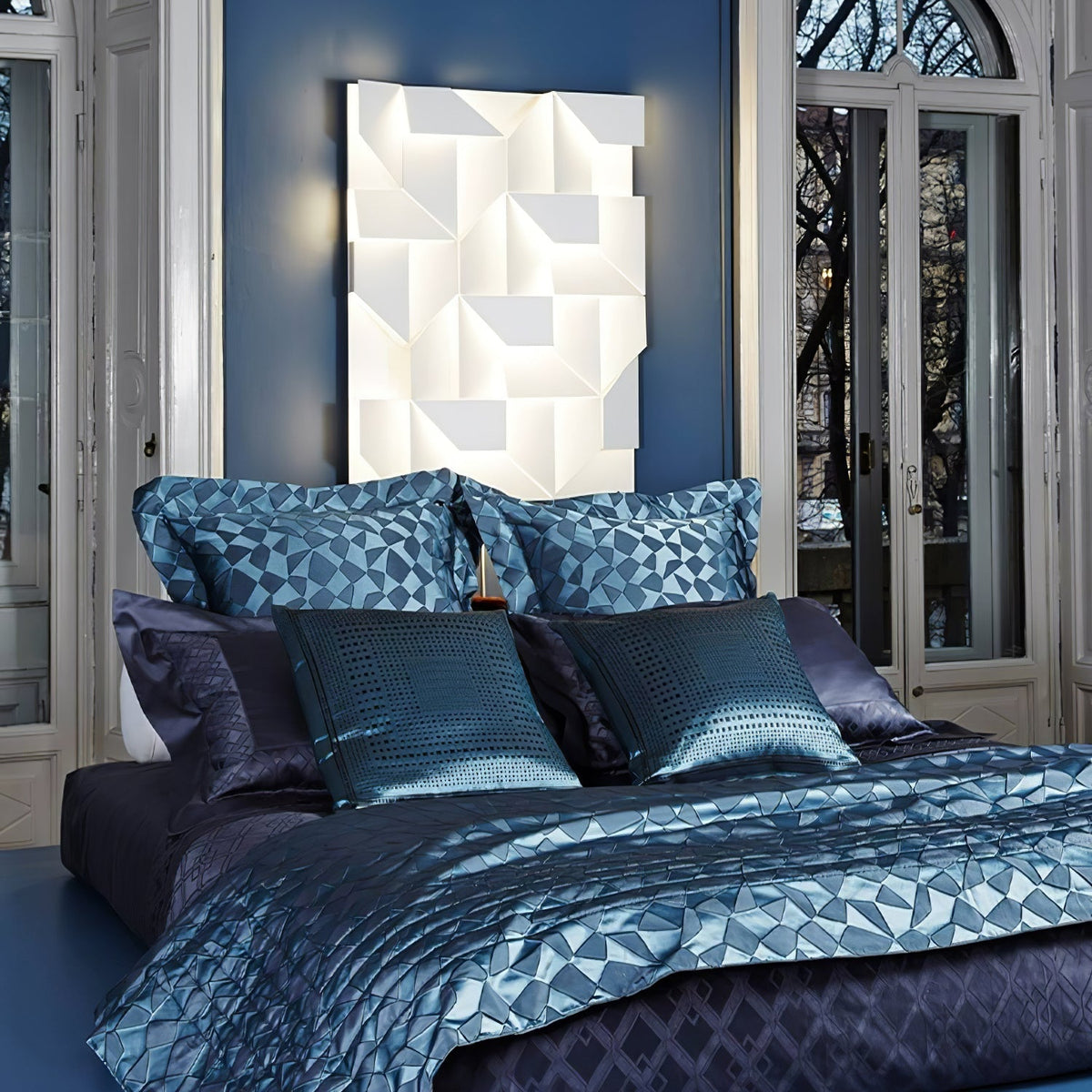 Tinunan Geometric Wall Light