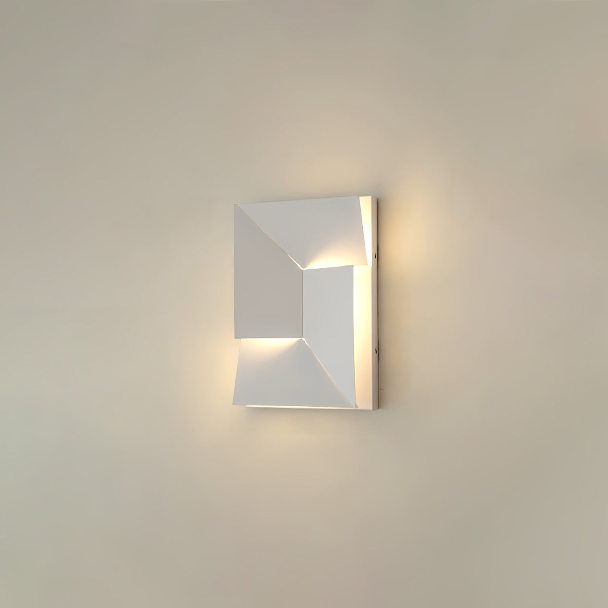 Tinunan Geometric Wall Light