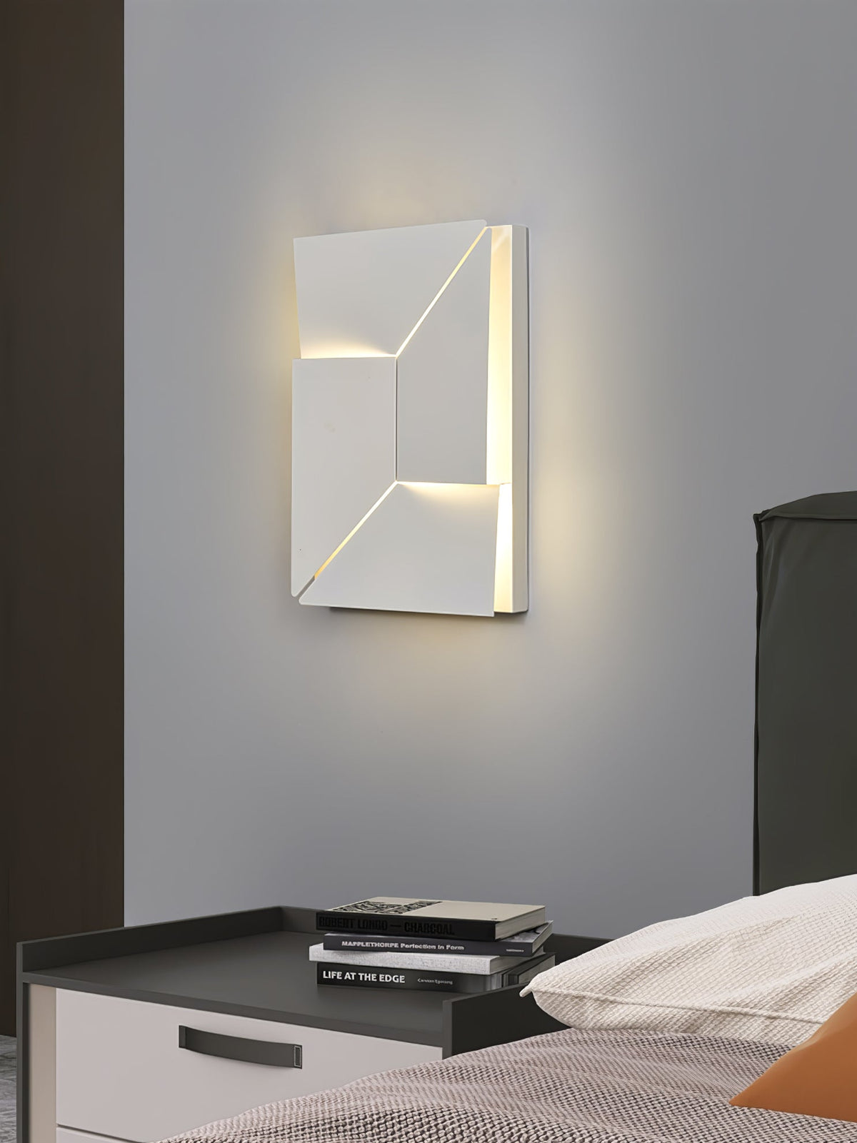 Tinunan Geometric Wall Light