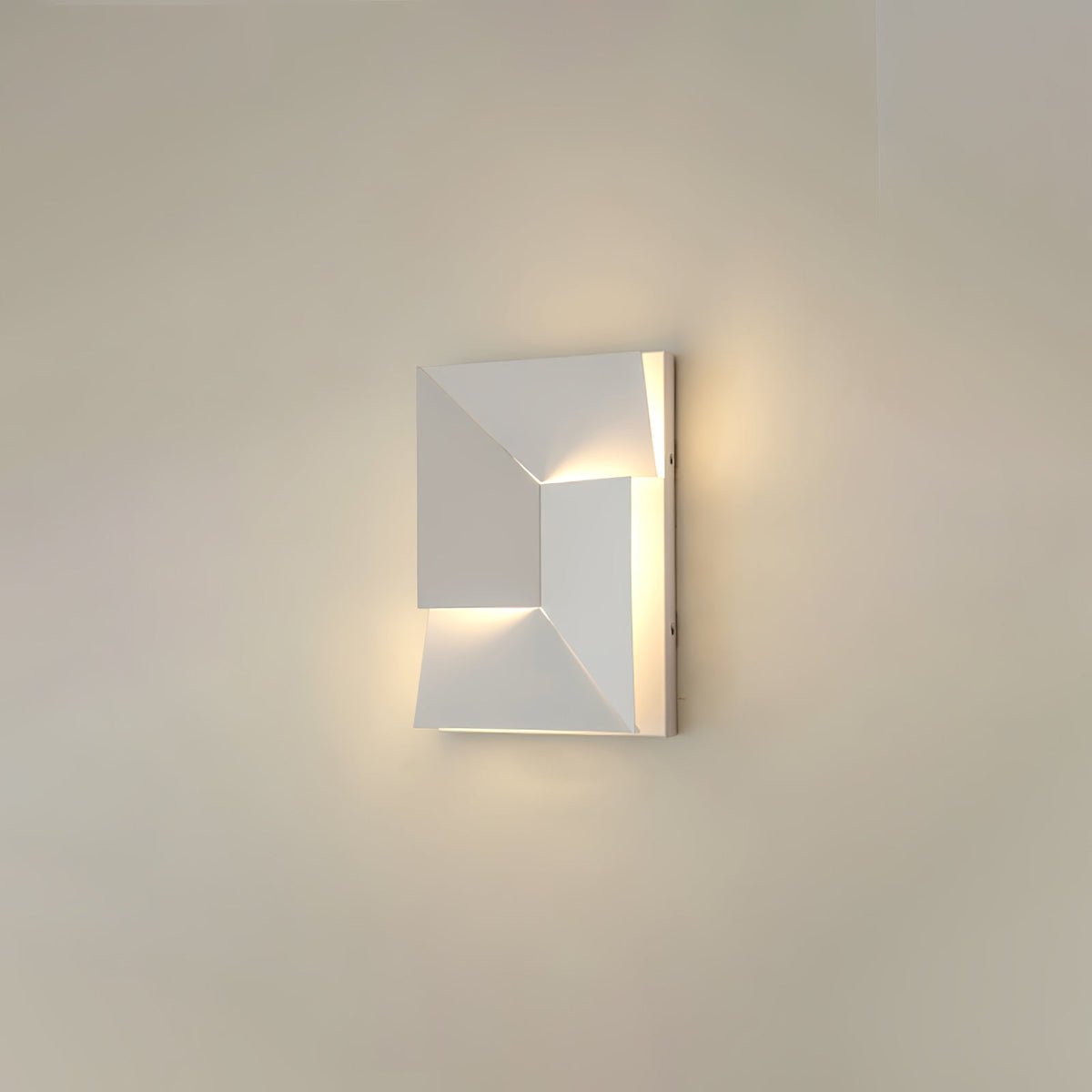 Tinunan Geometric Wall Light
