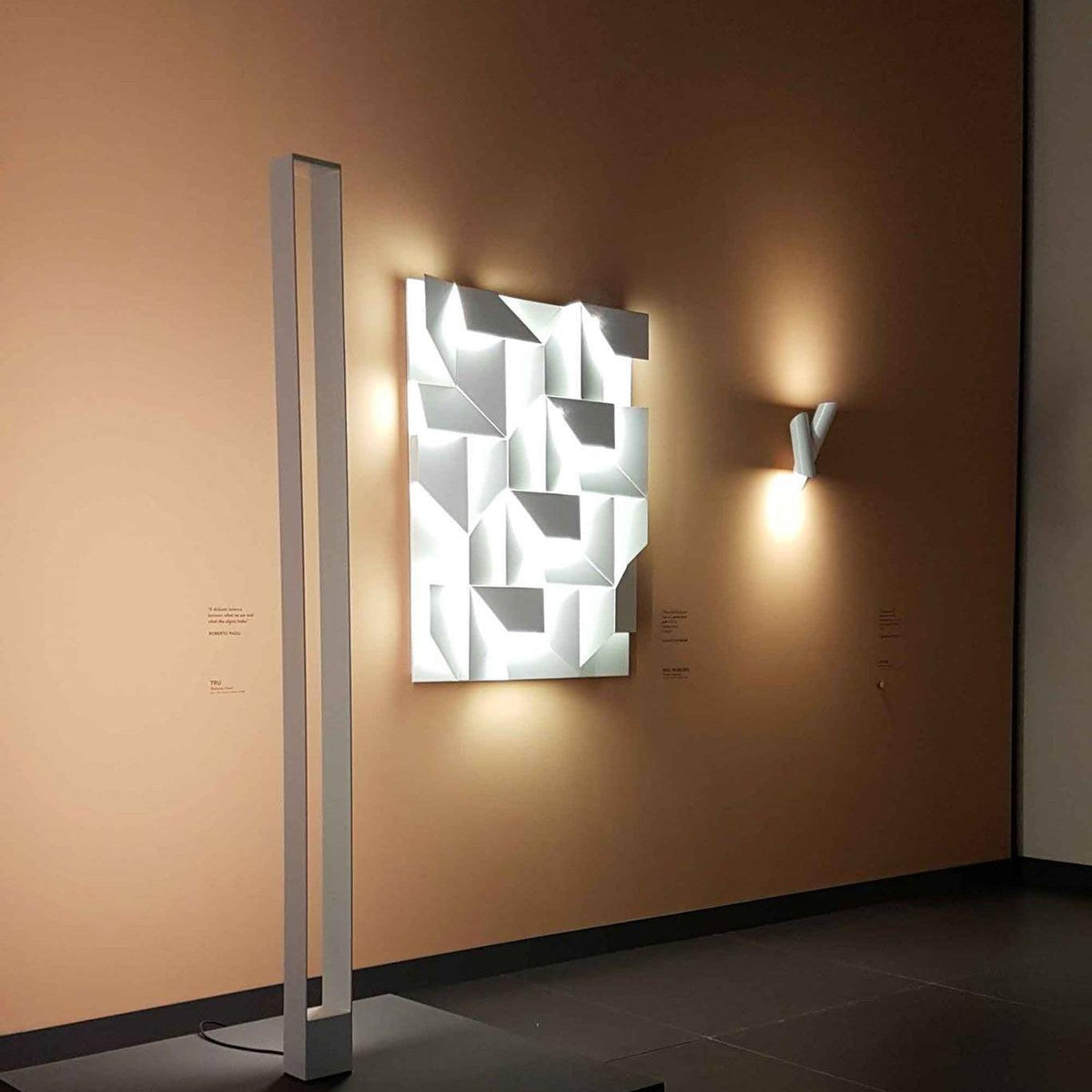 Shadows Grand Sconce – detail 20