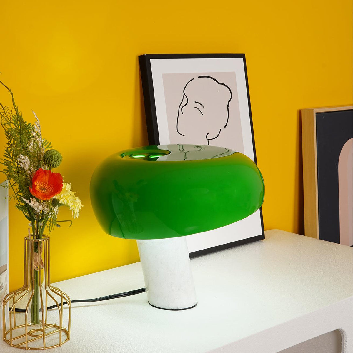 Stoskeni Table Lamp