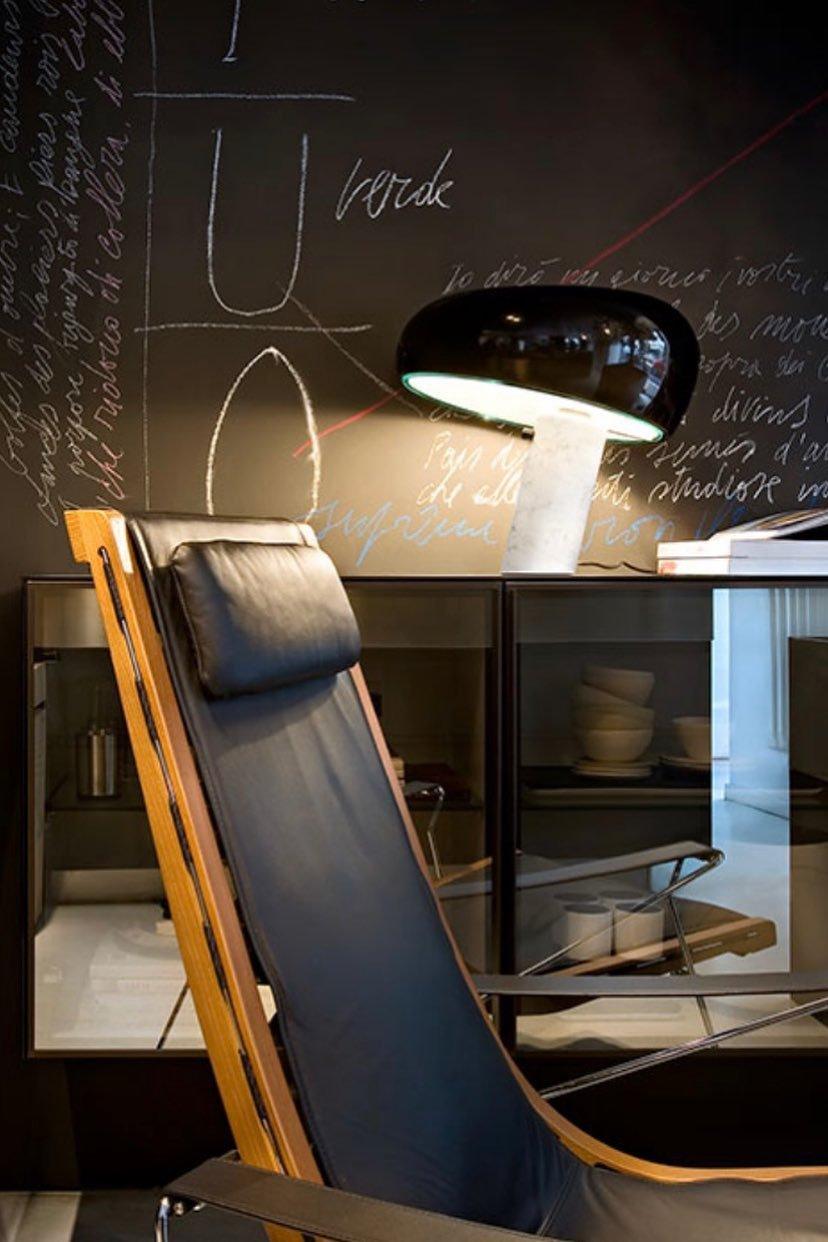 Stoskeni Table Lamp