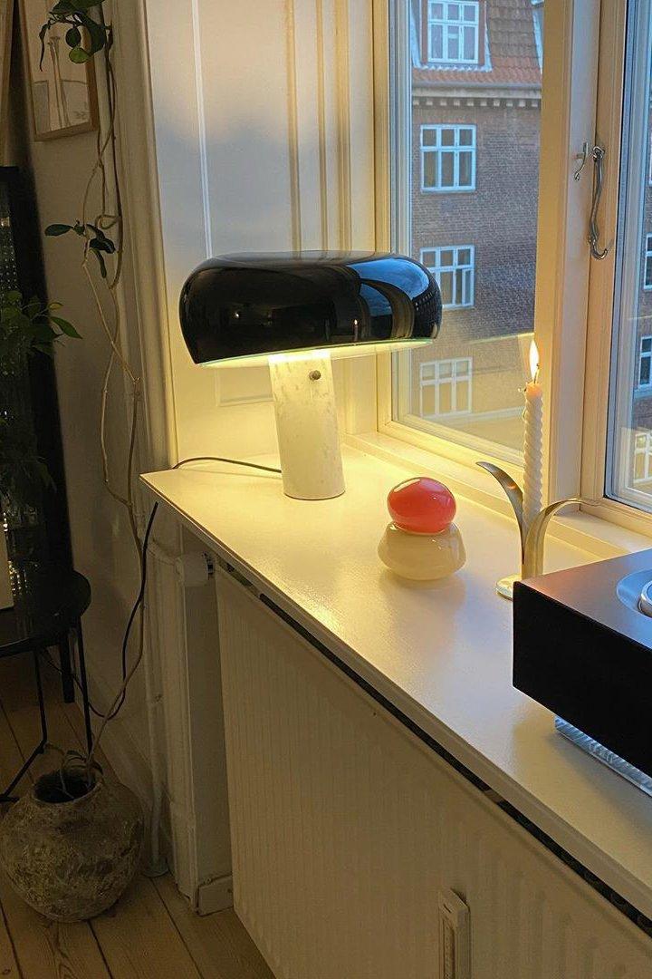 Stoskeni Table Lamp