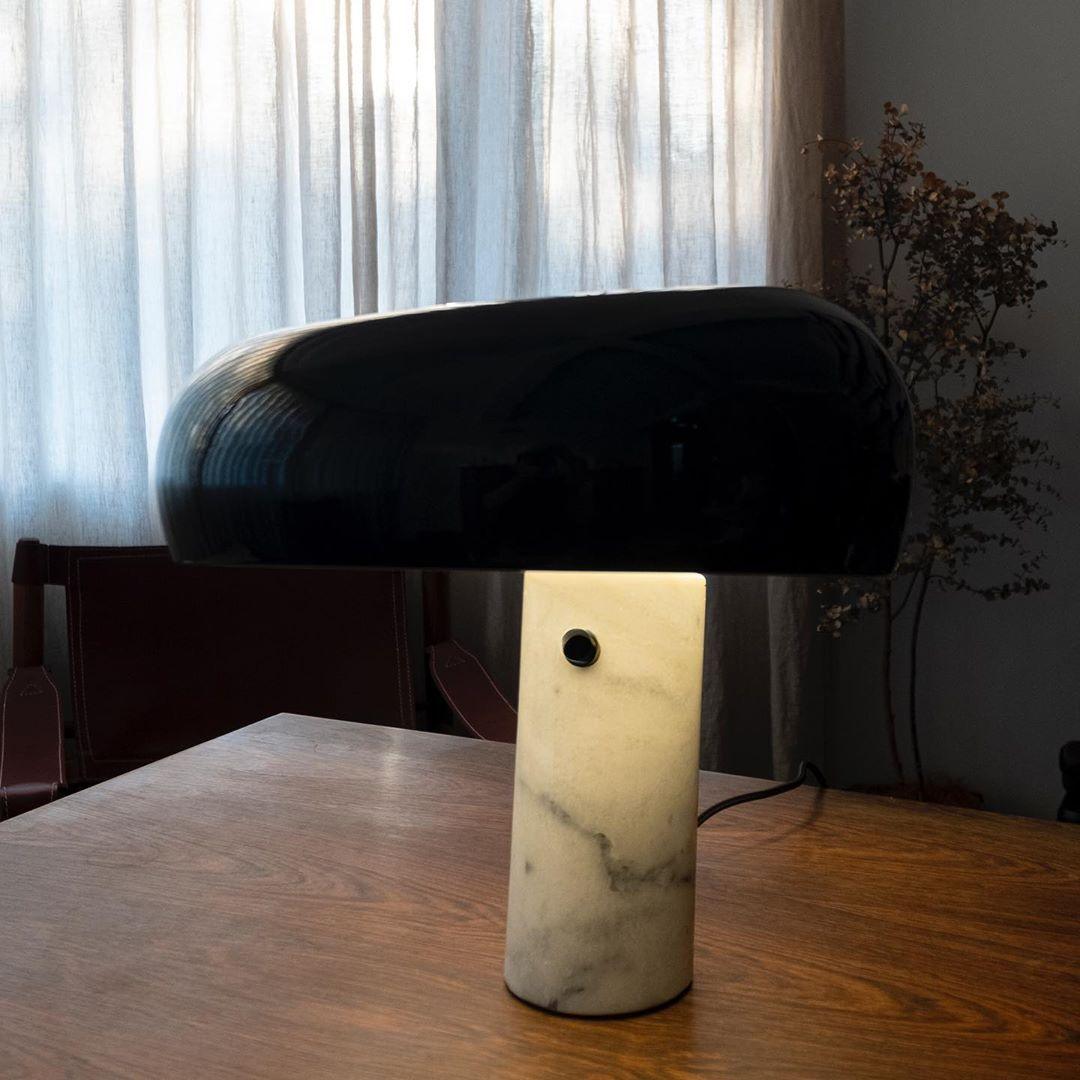 Stoskeni Table Lamp