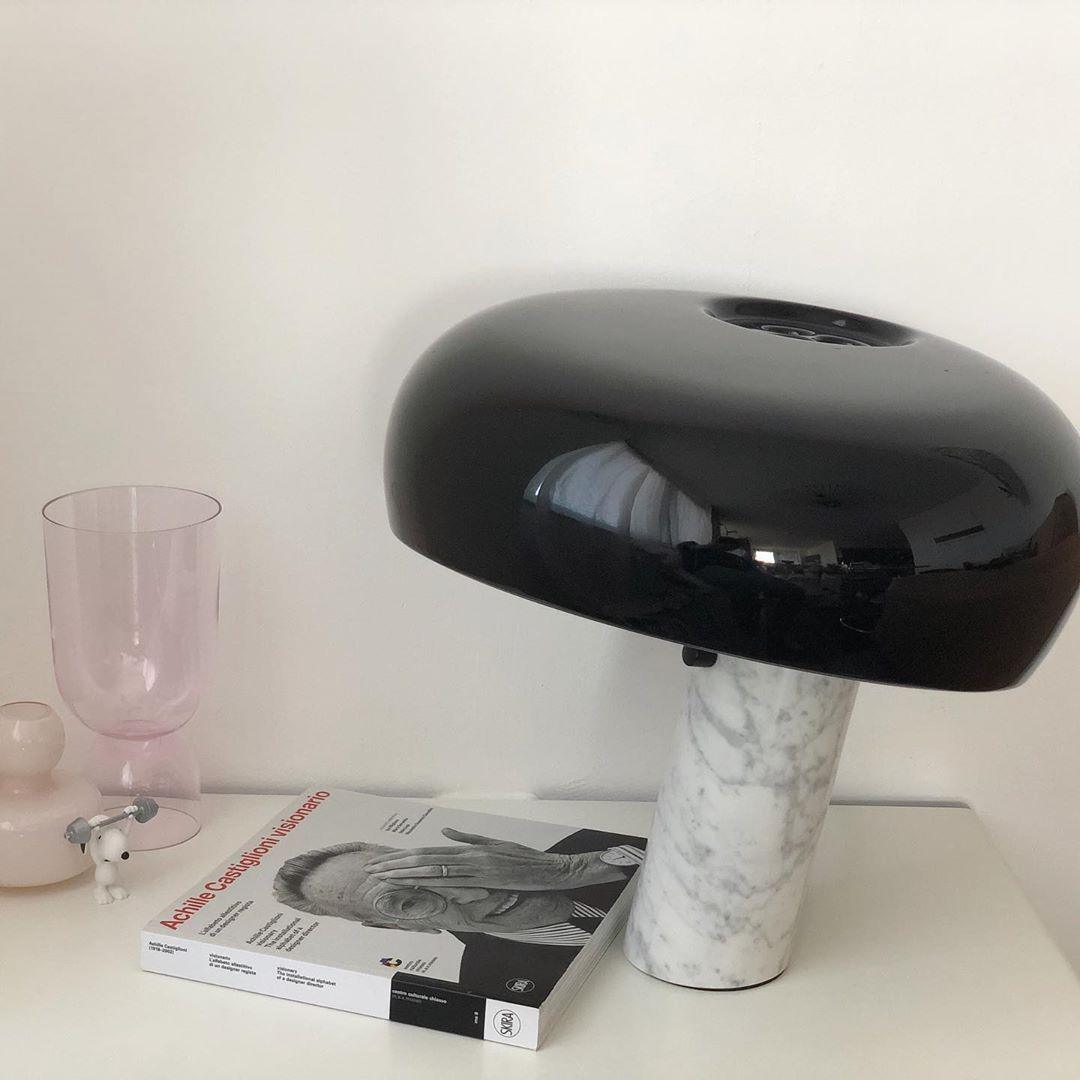 Stoskeni Table Lamp