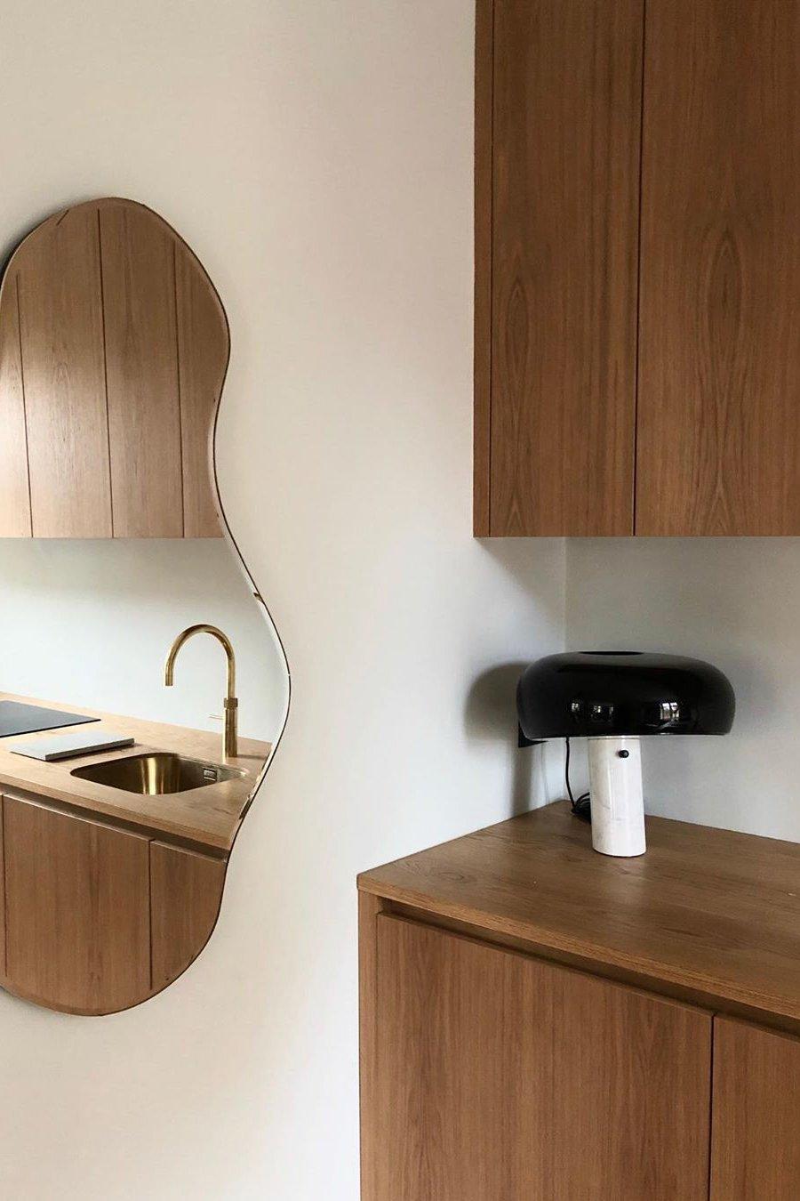 Stoskeni Table Lamp