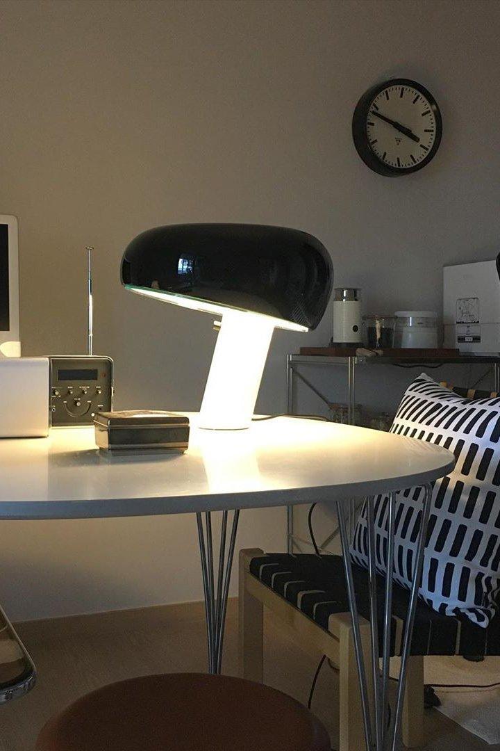 Stoskeni Table Lamp