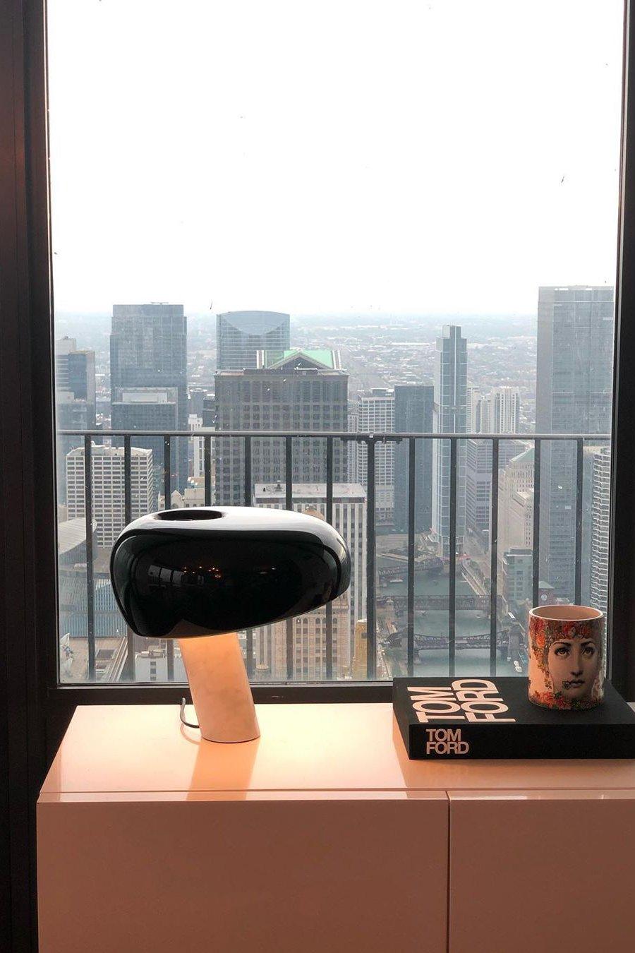 Stoskeni Table Lamp