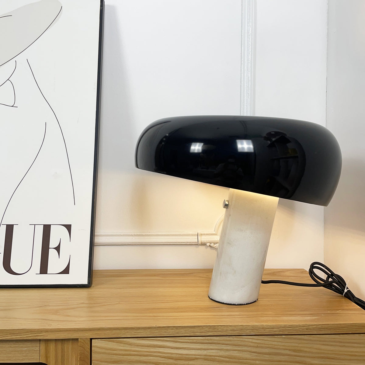 Stoskeni Table Lamp