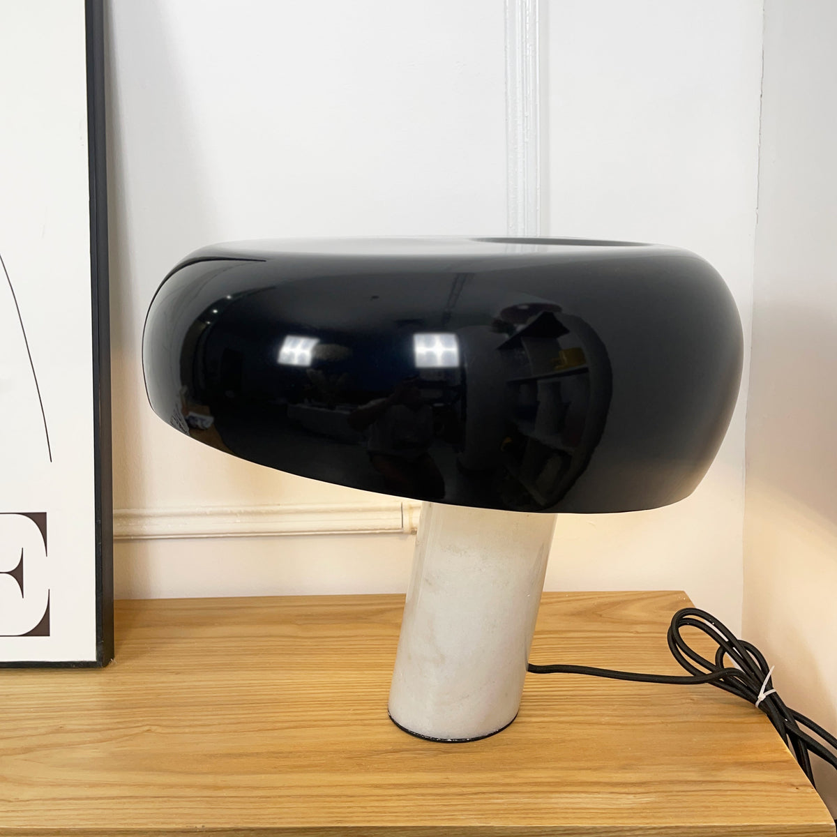 Stoskeni Table Lamp