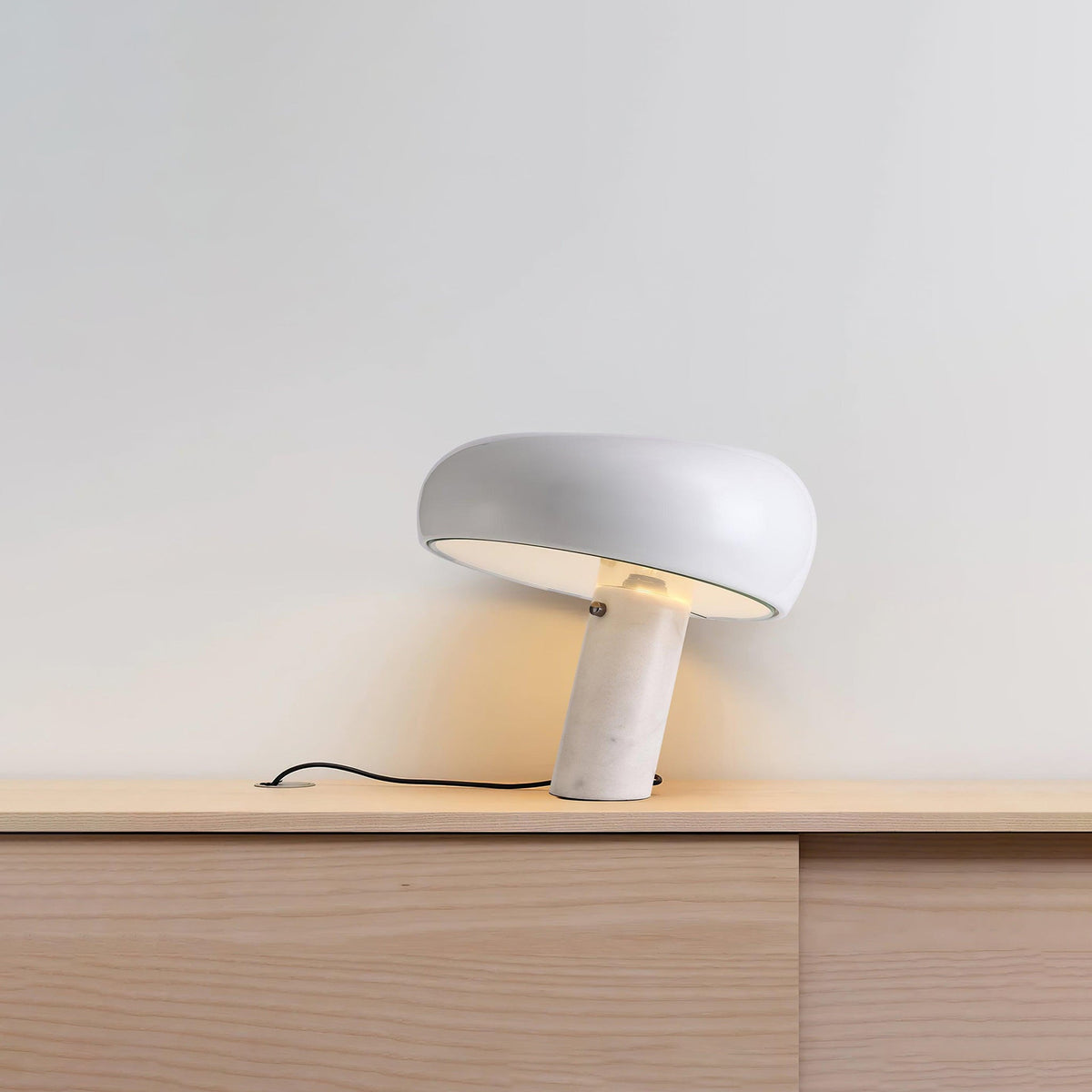Stoskeni Table Lamp