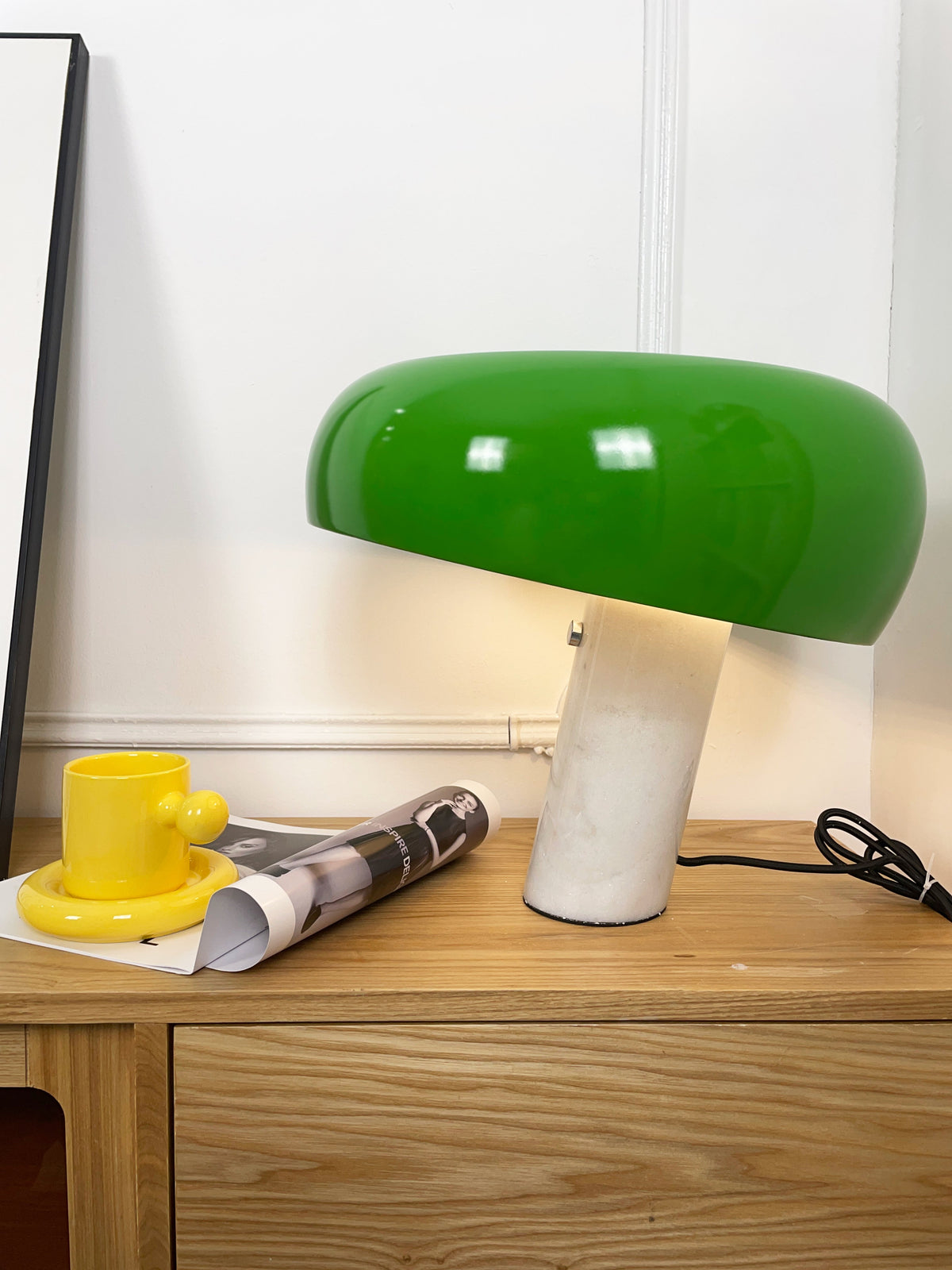 Stoskeni Table Lamp