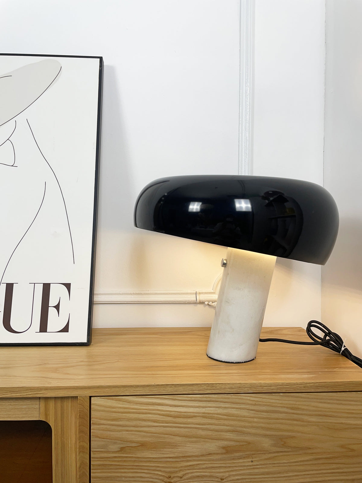 Stoskeni Table Lamp