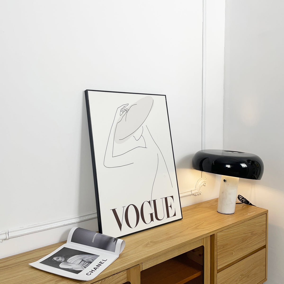 Stoskeni Table Lamp