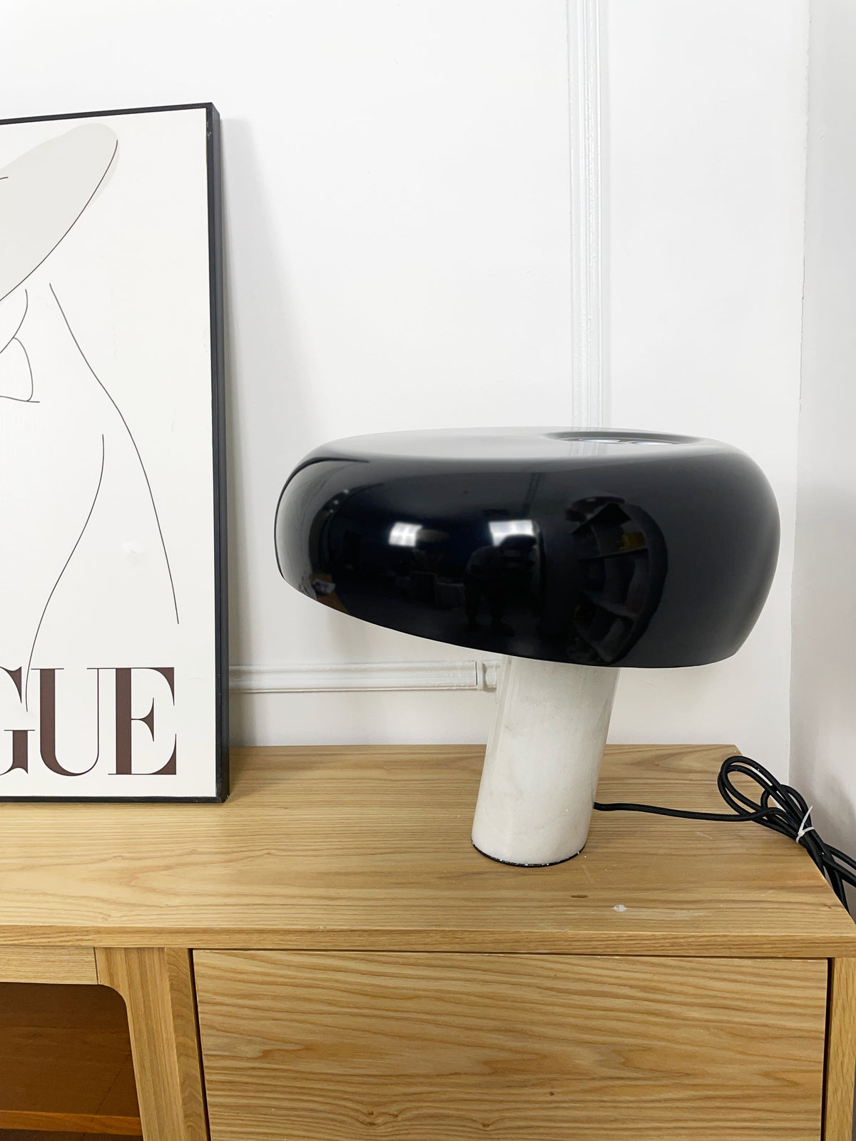 Stoskeni Table Lamp