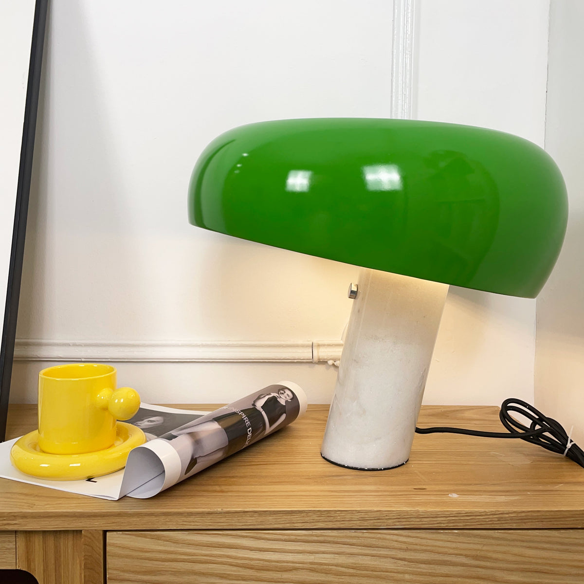 Stoskeni Table Lamp
