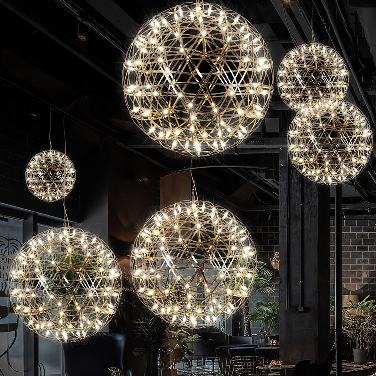 Risseri Globe Pendant Light