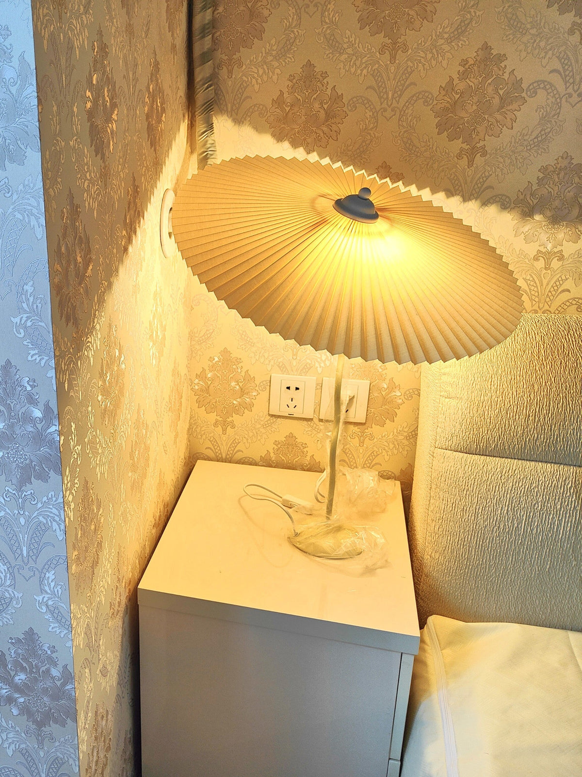 Rodegilo Wavy Table Lamp