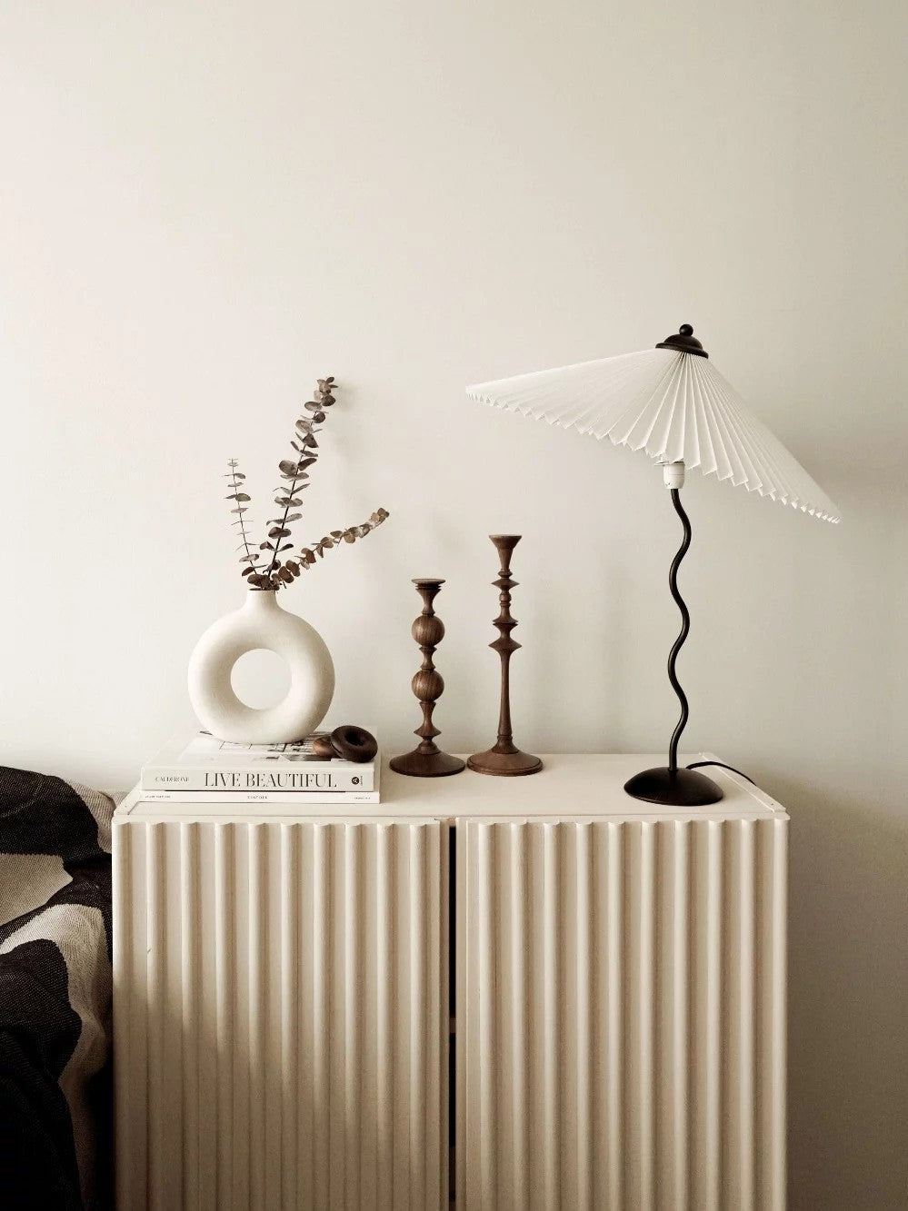 Rodegilo Wavy Table Lamp