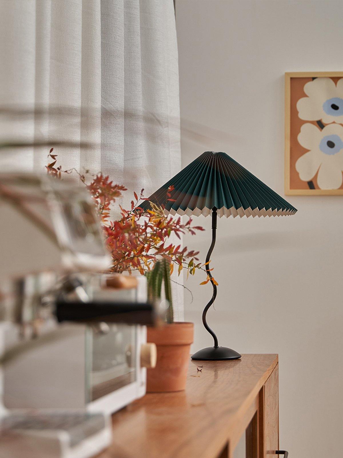 Rodegilo Wavy Table Lamp