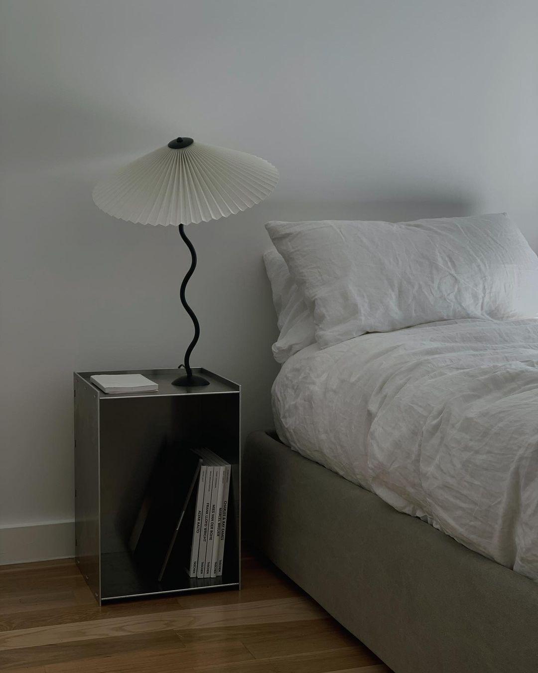 Rodegilo Wavy Table Lamp