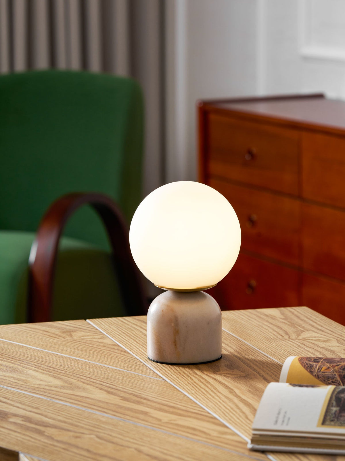 Lamiro Globe Table Lamp