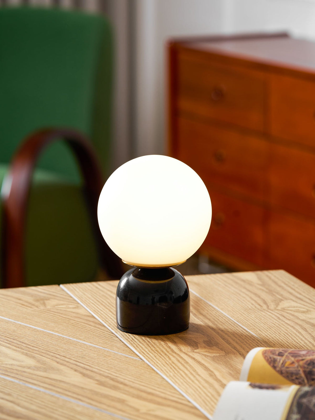 Lamiro Globe Table Lamp