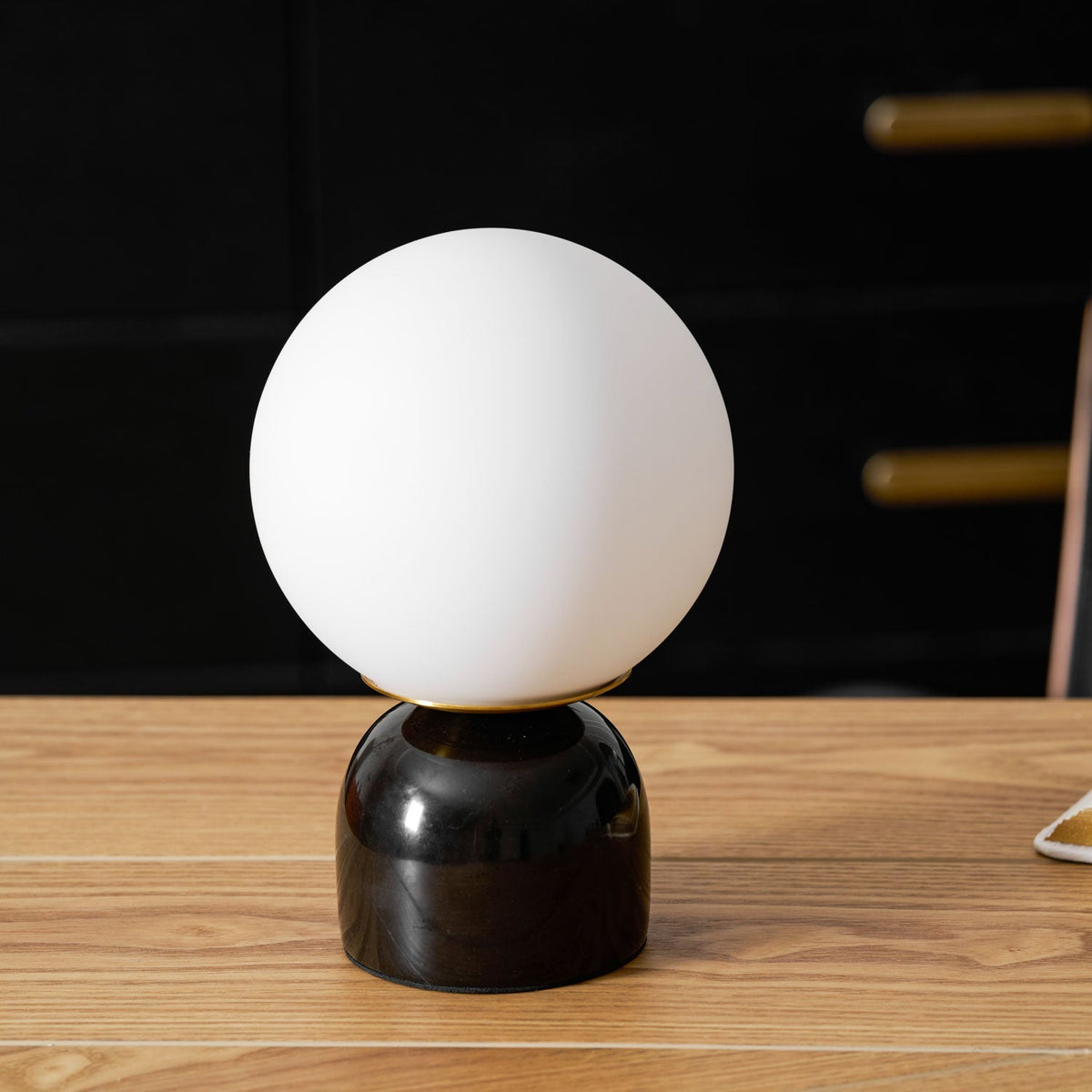 Lamiro Globe Table Lamp