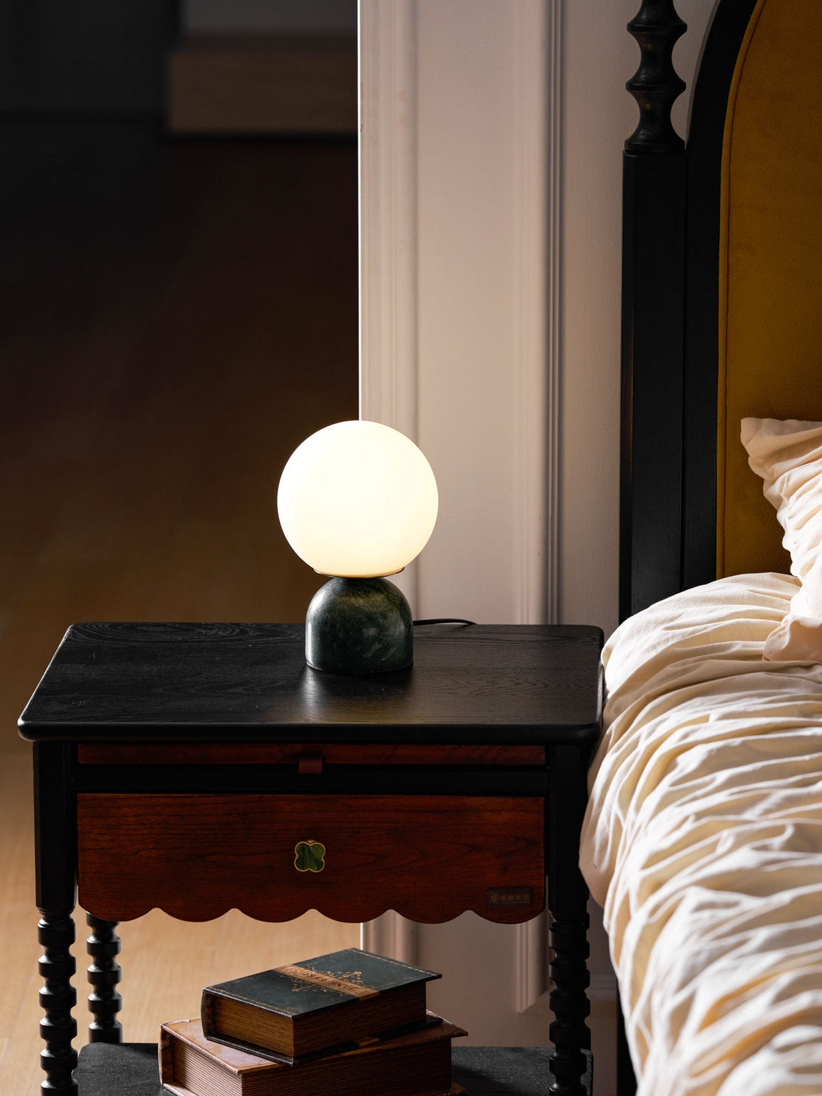 Lamiro Globe Table Lamp