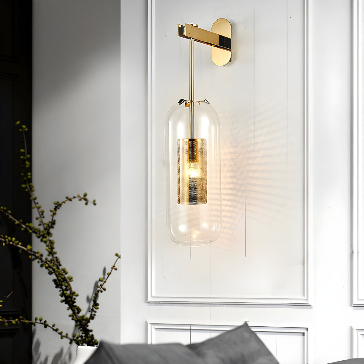 Nareli Globe Wall Light
